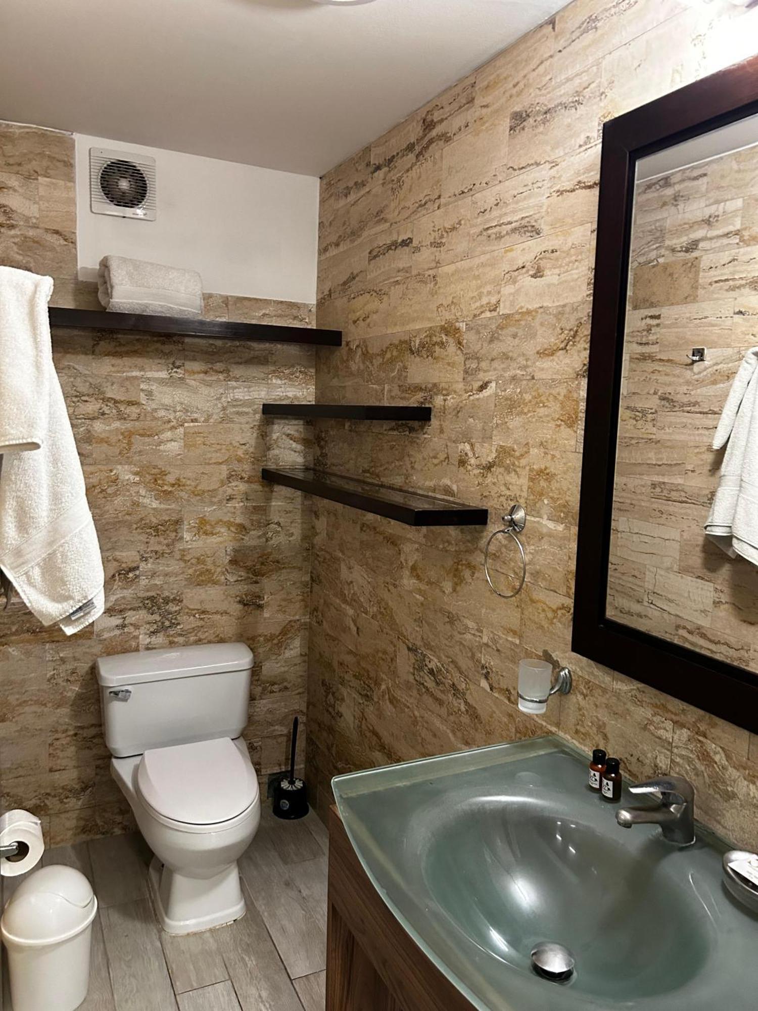 Aparthotel Serendipia The Beautiful 2br 302 *